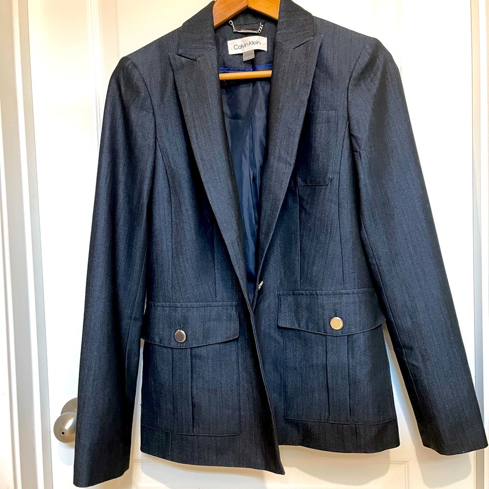 Calvin Klein Blazer.